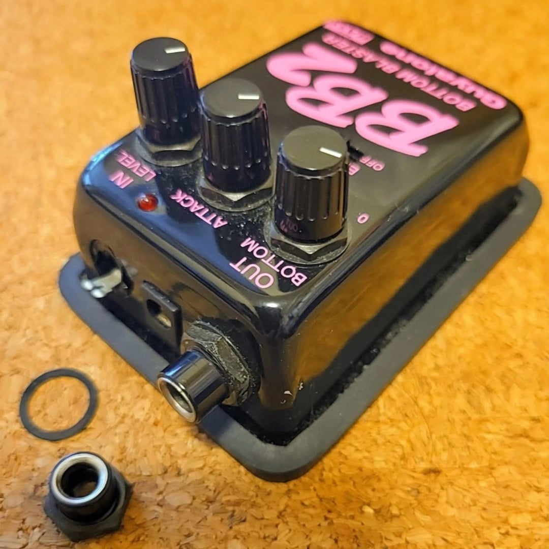 GUYATONE BB2をフットスイッチ化 | ゲン・マクギネスのブログ