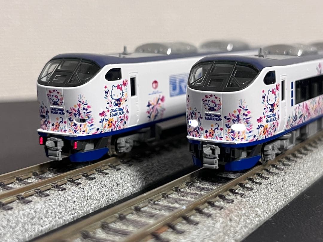 TOMIX 281系 ハローキティはるか Butterfly JR 281系特急電車(ハローキティ はるか・Butterfly)セット｜製品情報